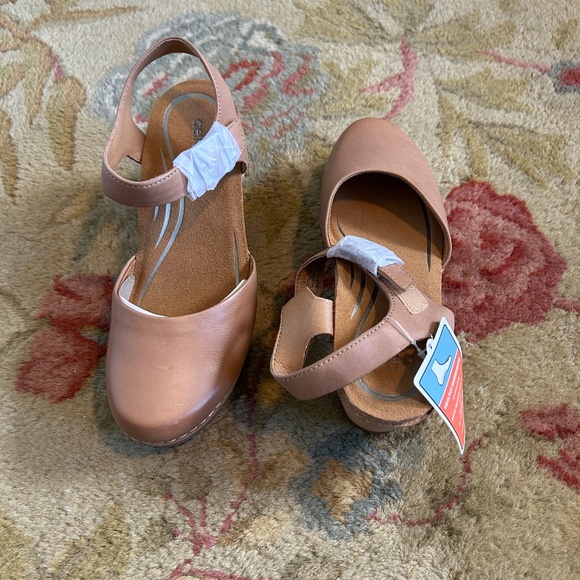 Aetrex Finley Leather Heel – Size 8.5 – Camel – New in Box - Picture 4 of 14